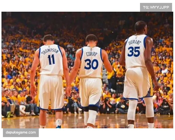 勇士残阵掀翻掘金 团队篮球七人上双攻防均衡