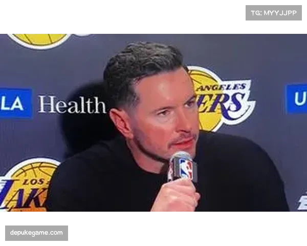 雷迪克信任球星决策能力 里夫斯临场调整体现教练组授权机制